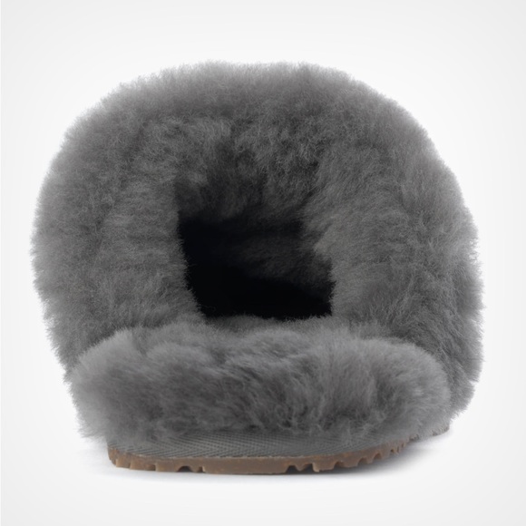 Manitobah Cabin Slide - Picture 5 of 6